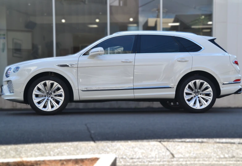 Bentley Bentayga White