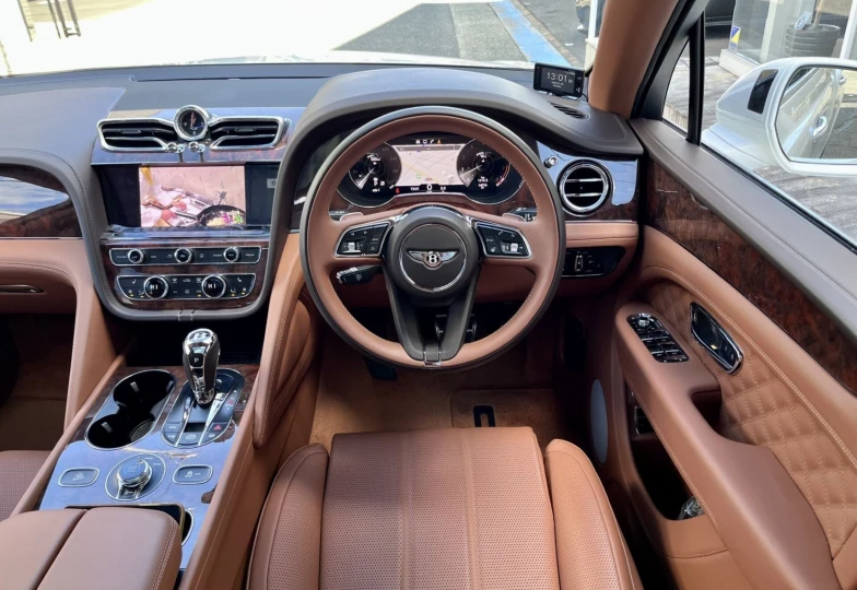 Bentley Bentayga White