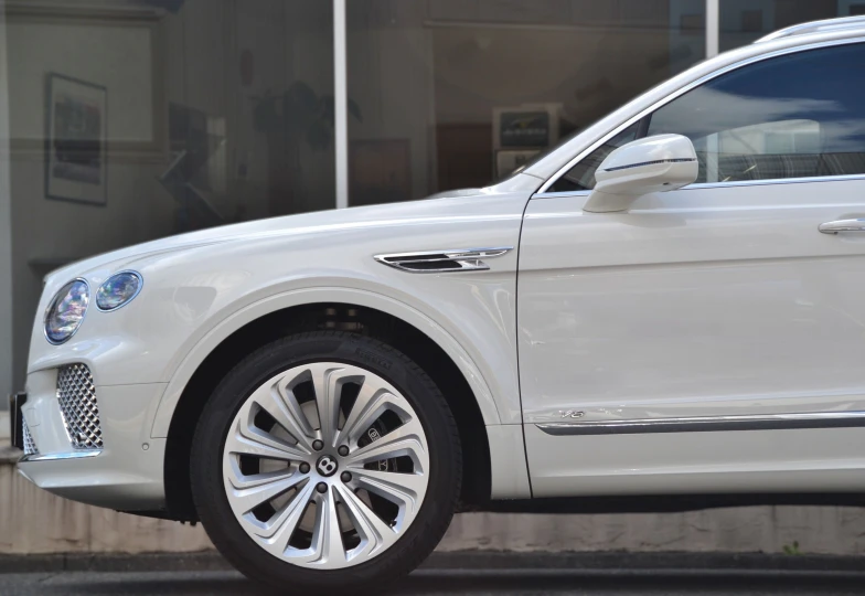 Bentley Bentayga White