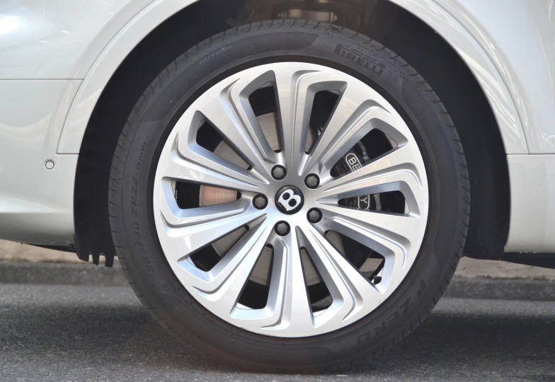 Bentley Bentayga White