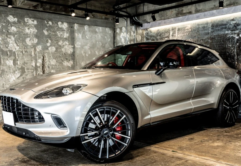 Aston Martin DBX Grey