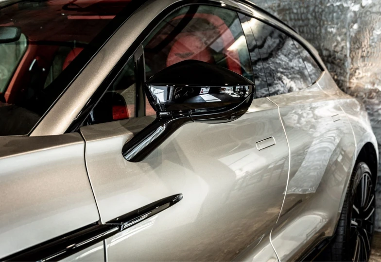 Aston Martin DBX Grey