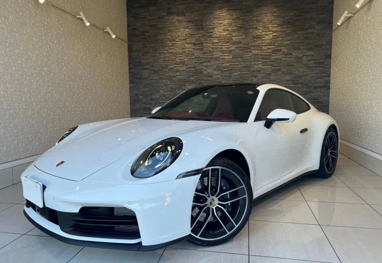 Porsche 911 White
