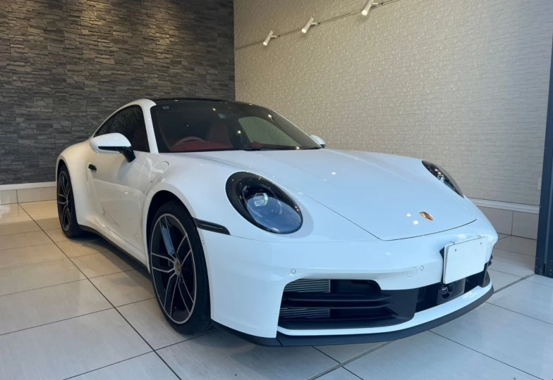 Porsche 911 White