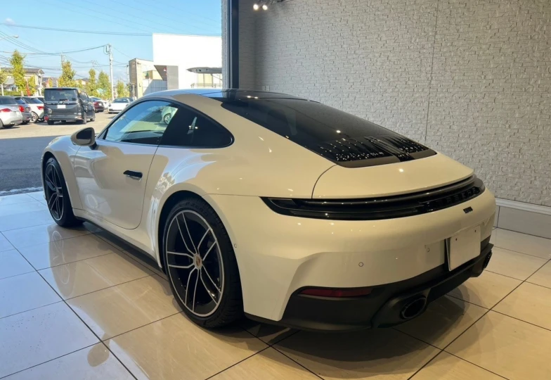 Porsche 911 White