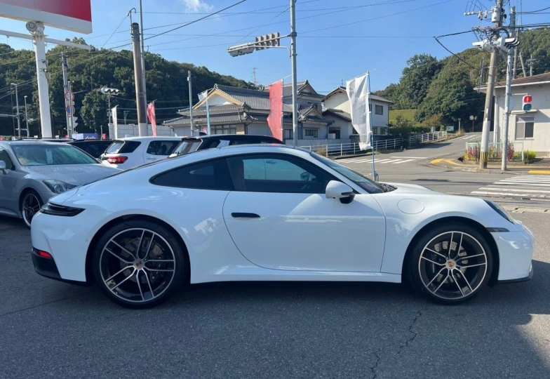 Porsche 911 White