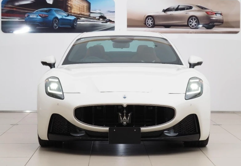 Maserati Gran Turismo  White