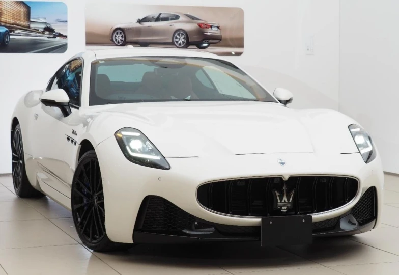 Maserati Gran Turismo  White