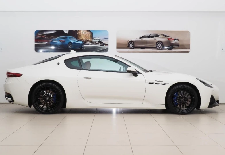 Maserati Gran Turismo  White