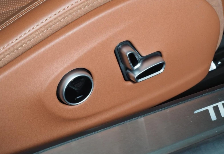 Maserati Gran Turismo  White