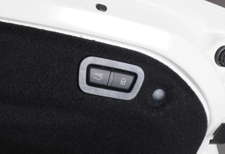 Maserati Gran Turismo  White