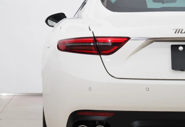 Maserati Gran Turismo  White