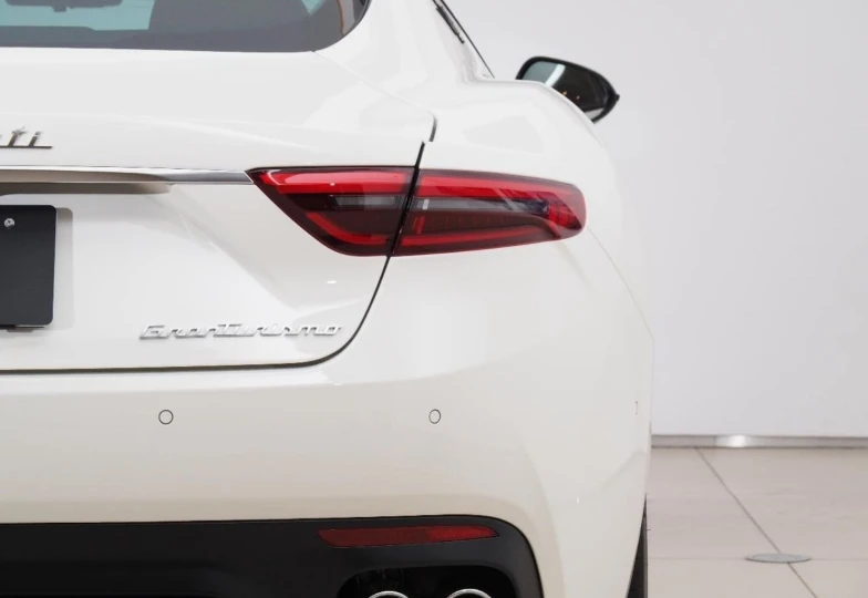Maserati Gran Turismo  White