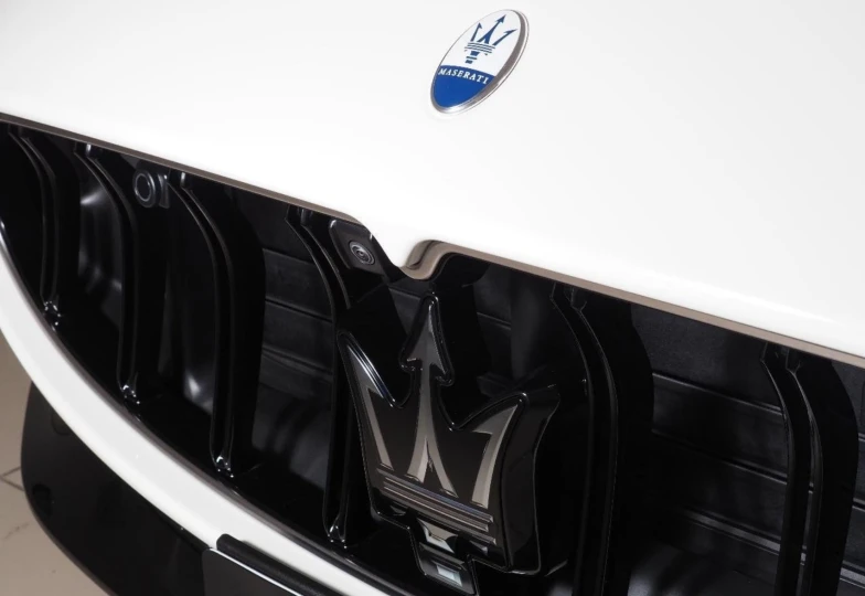 Maserati Gran Turismo  White