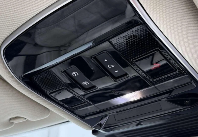 Land Rover Range Rover Blue