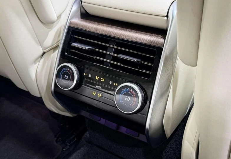 Land Rover Range Rover Blue