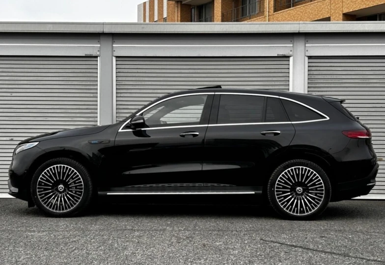 Mercedes EQC Black