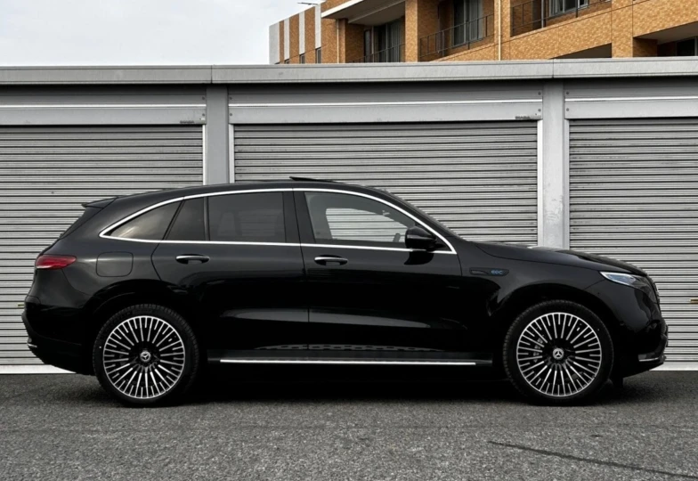 Mercedes EQC Black