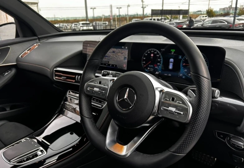 Mercedes EQC Black