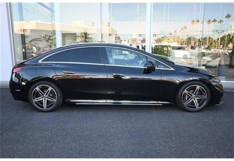 Mercedes EQE Black