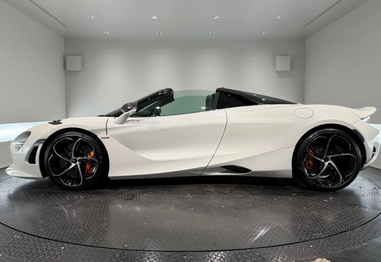 McLaren 750S White