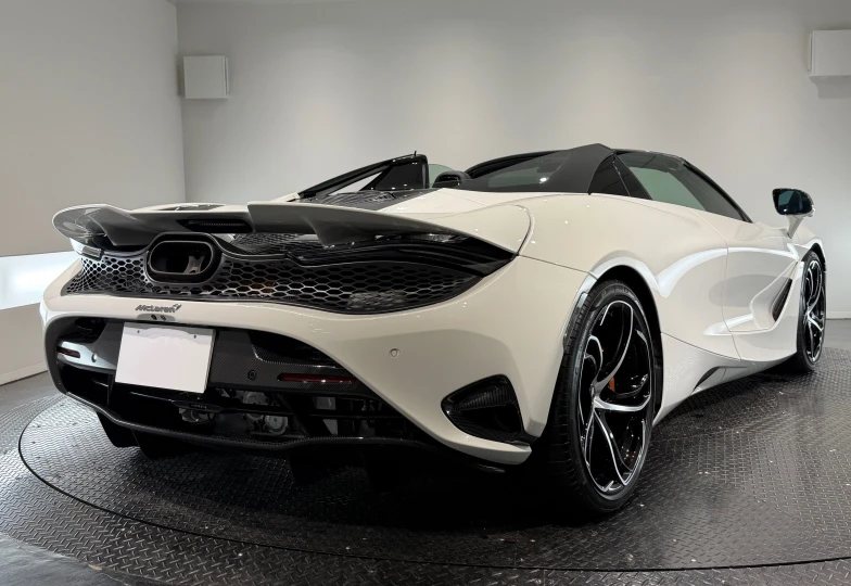 McLaren 750S White