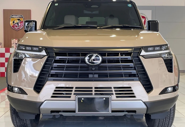Lexus GX Beige