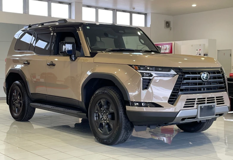 Lexus GX Beige
