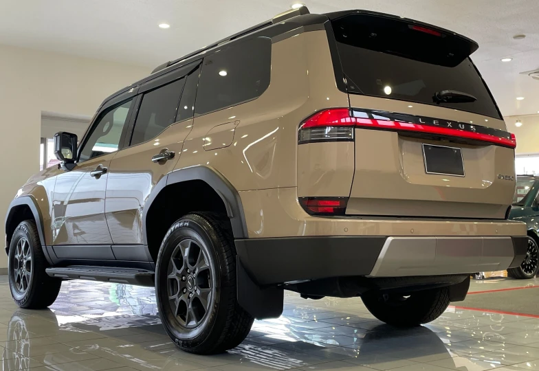 Lexus GX Beige