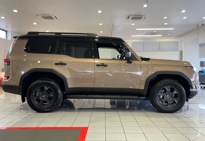 Lexus GX Beige