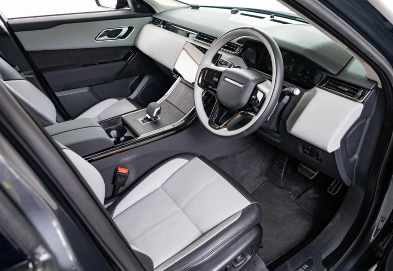 Land Rover Range Rover Velar Blue