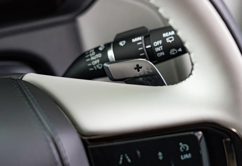 Land Rover Range Rover Velar Blue