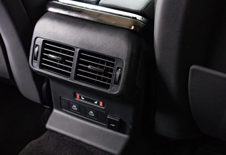 Land Rover Range Rover Velar Blue