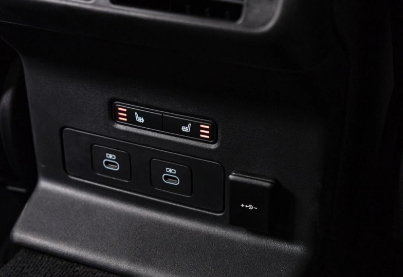 Land Rover Range Rover Velar Blue