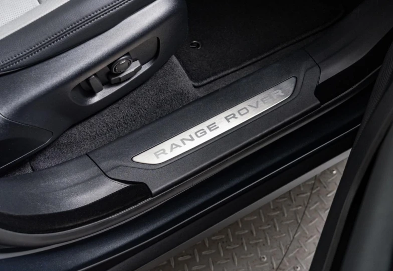 Land Rover Range Rover Velar Blue