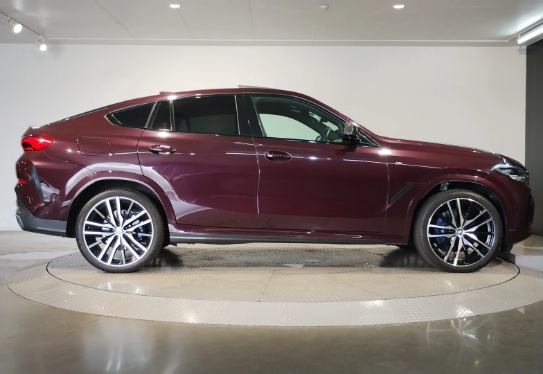 BMW X6 Темно-красный