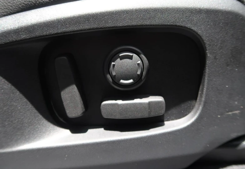 Jaguar F-Pace Синий