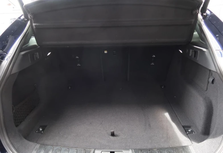 Jaguar F-Pace Синий