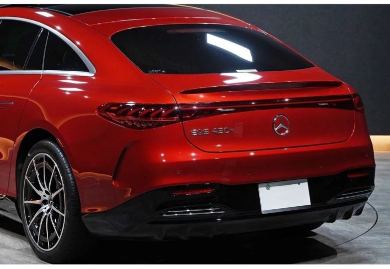 Mercedes EQS Red