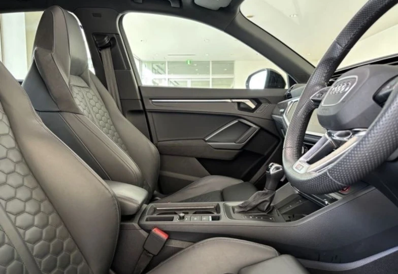 Audi RS Q3 Черный