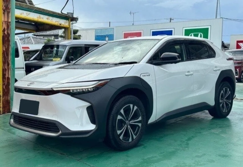 Toyota BZ4X White
