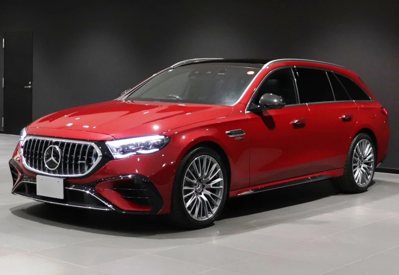 Mercedes E-class Red