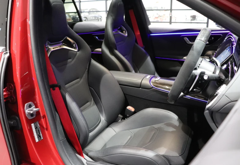 Mercedes E-class Red