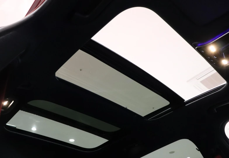 Mercedes E-class Red