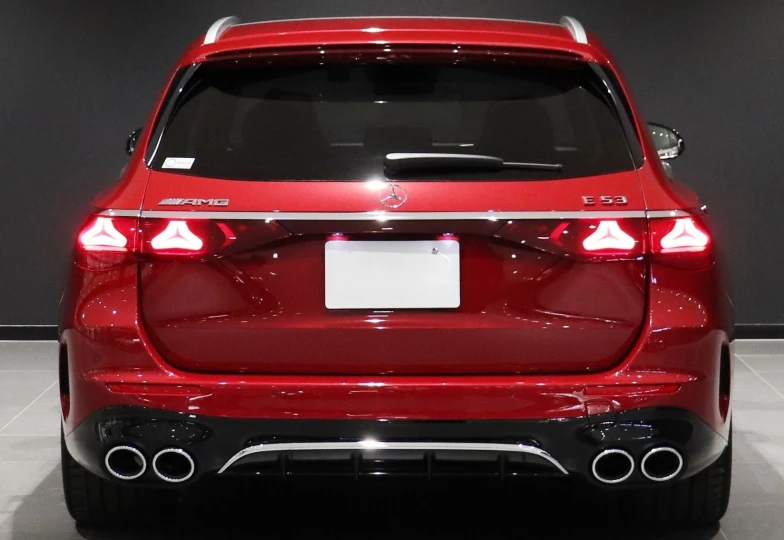 Mercedes E-class Red