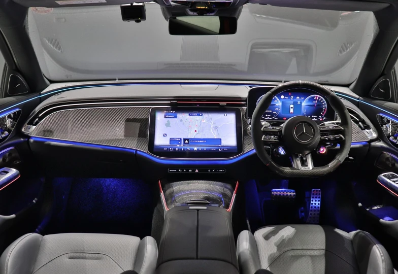 Mercedes E-class Red