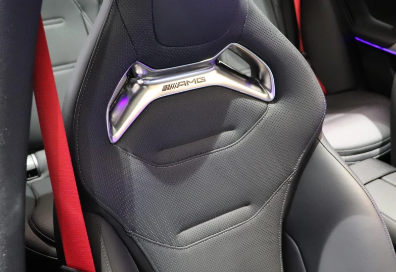 Mercedes E-class Red