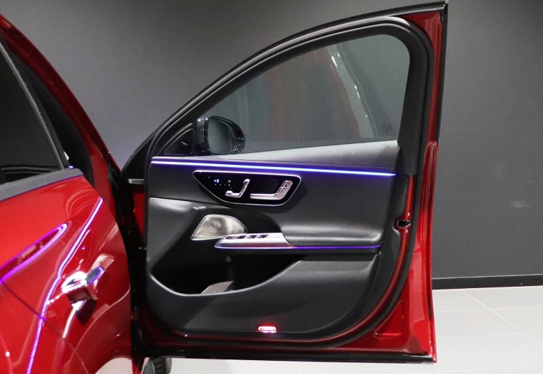 Mercedes E-class Red