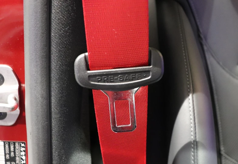 Mercedes E-class Red