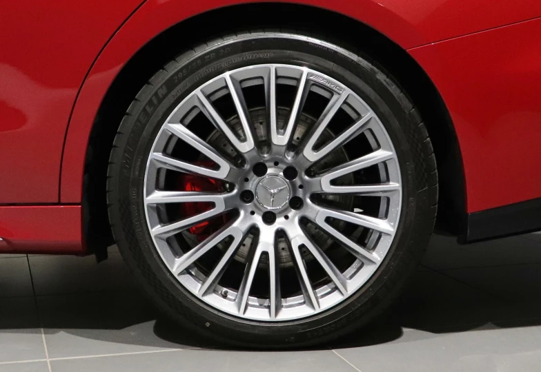 Mercedes E-class Red